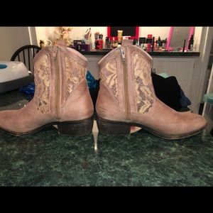 Short Pink Lace Boots